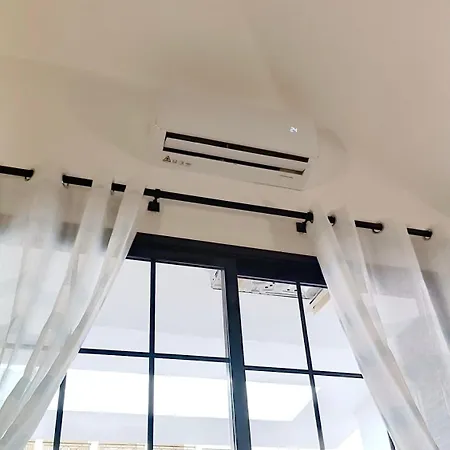 Apartment Mara's House With Heated Pool, Air Con And Second Mezzanine Bedroom